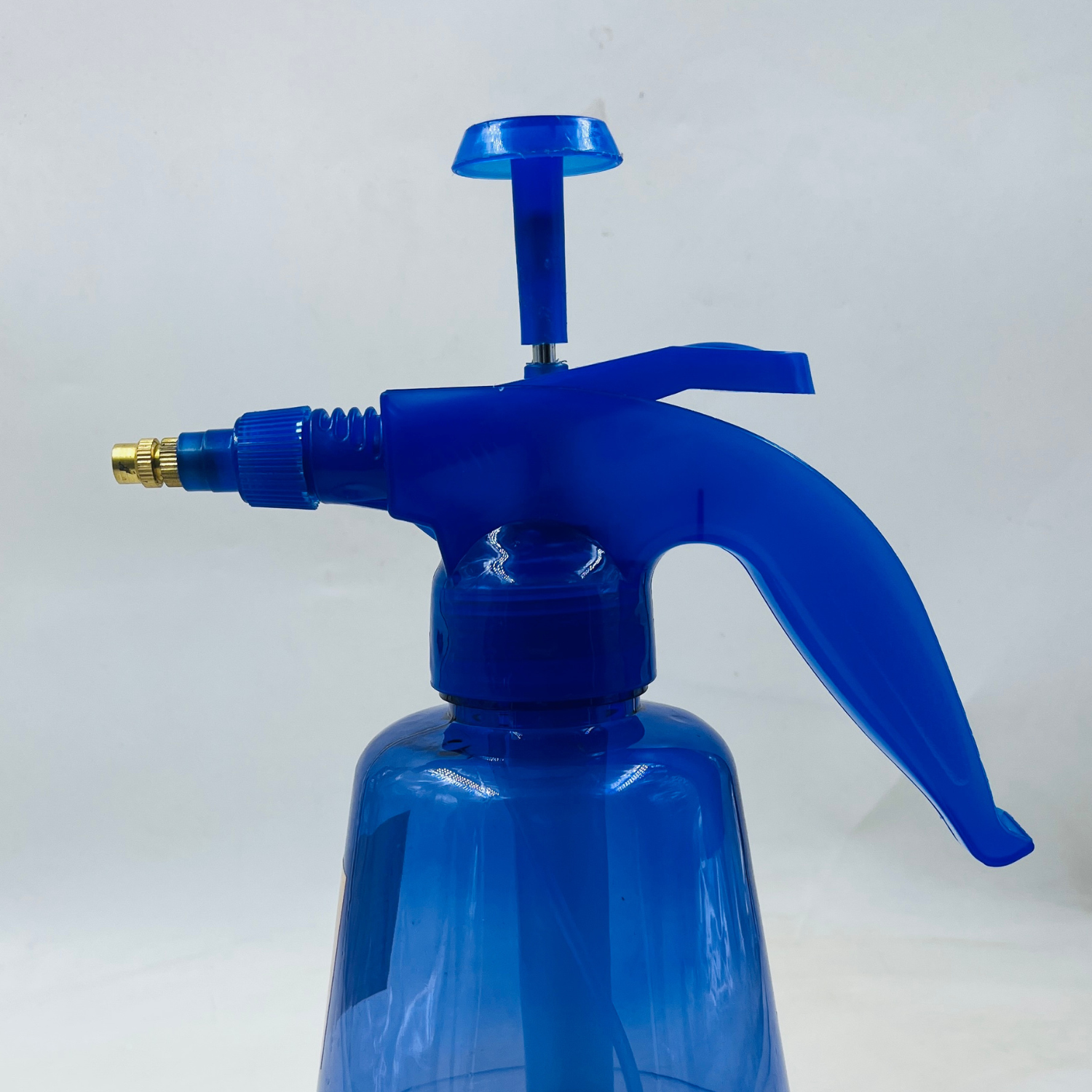Water spray sales bottle with pump